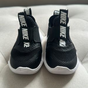 Nike Flex Runner Toddler Shoe - size 4 - color: Black